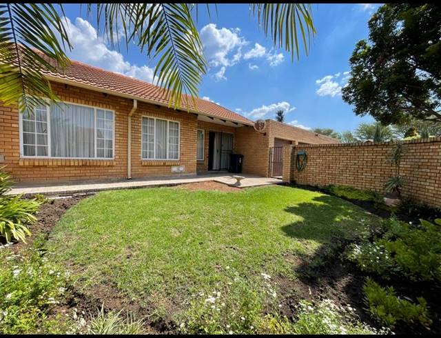 2 BEDROOM TOWNHOUSE FOR SALE IN MONTANA